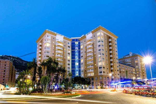 Central One Bed Apartment, Sleeps 4 With Roof Top Pool. Gibraltar Exterior photo