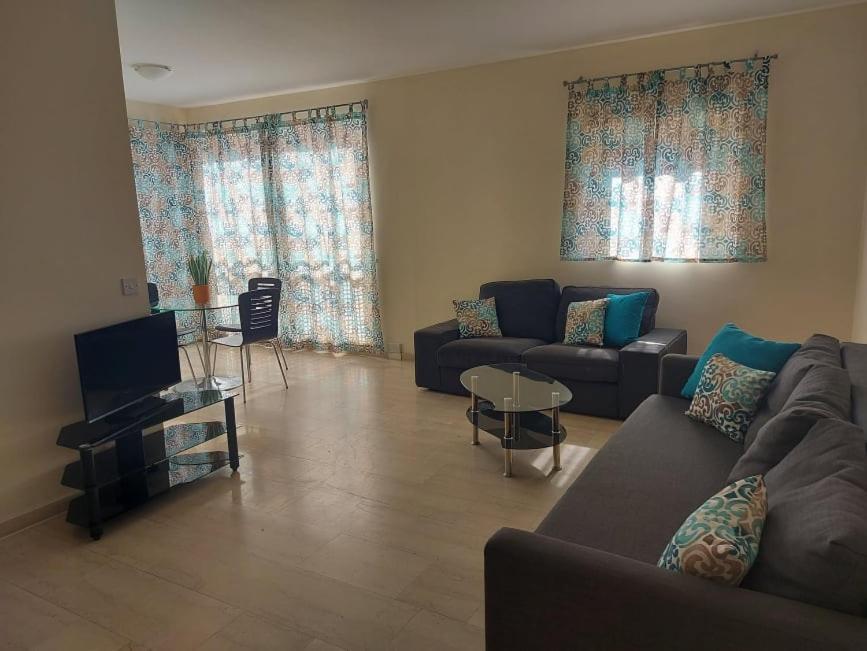 Central One Bed Apartment, Sleeps 4 With Roof Top Pool. Gibraltar Exterior photo